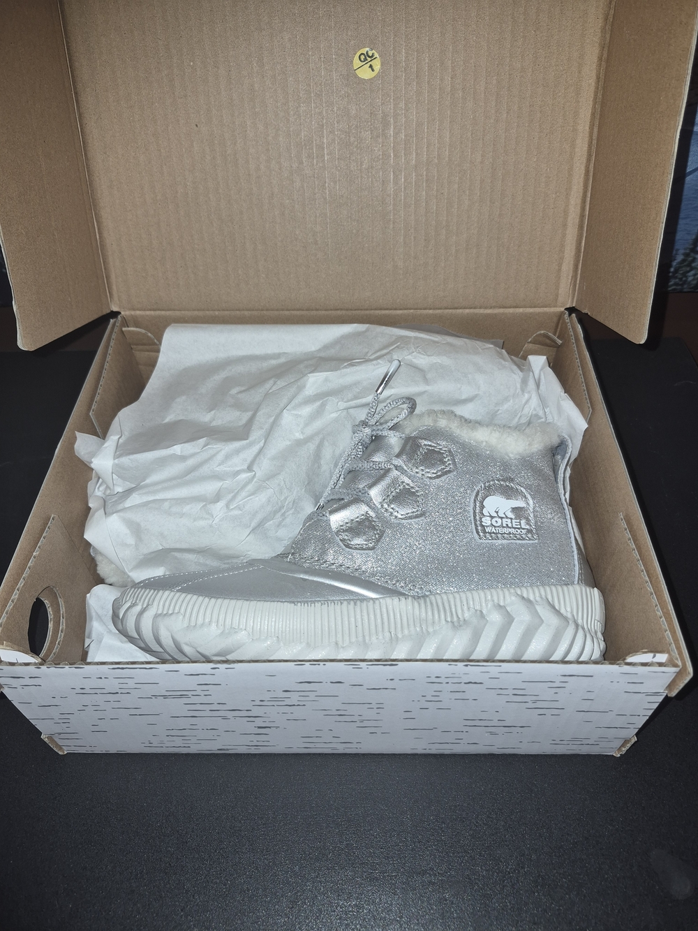 Disney x SOREL Out 'N About Plus Frozen 2 Women's Boots Silver 5.5 NIB NWT NEW